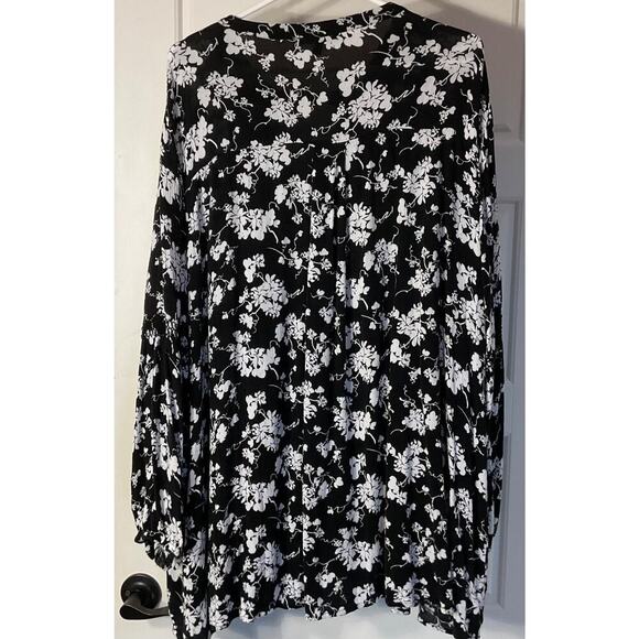 Lane Bryant Black & White Flowy Long Sleeve W/Keyhole v Neckline Plus 26/28 - Picture 4 of 8